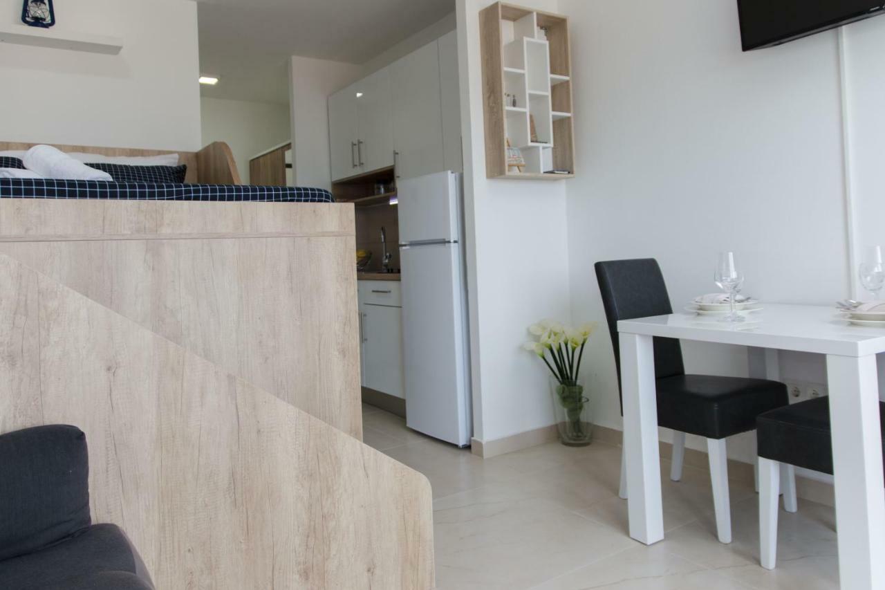 Apartment Quarko Каштела Экстерьер фото